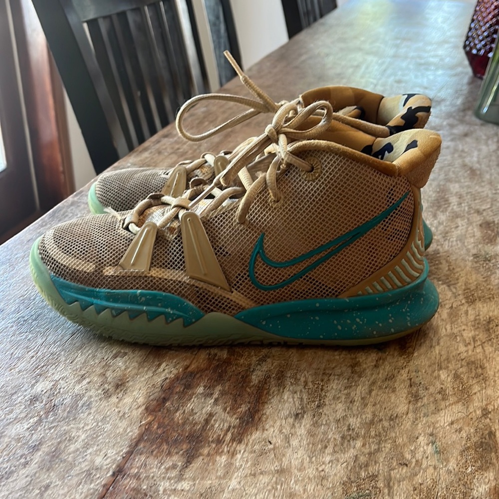 COPY - Nike Kyrie 7 GS Ripple shoes